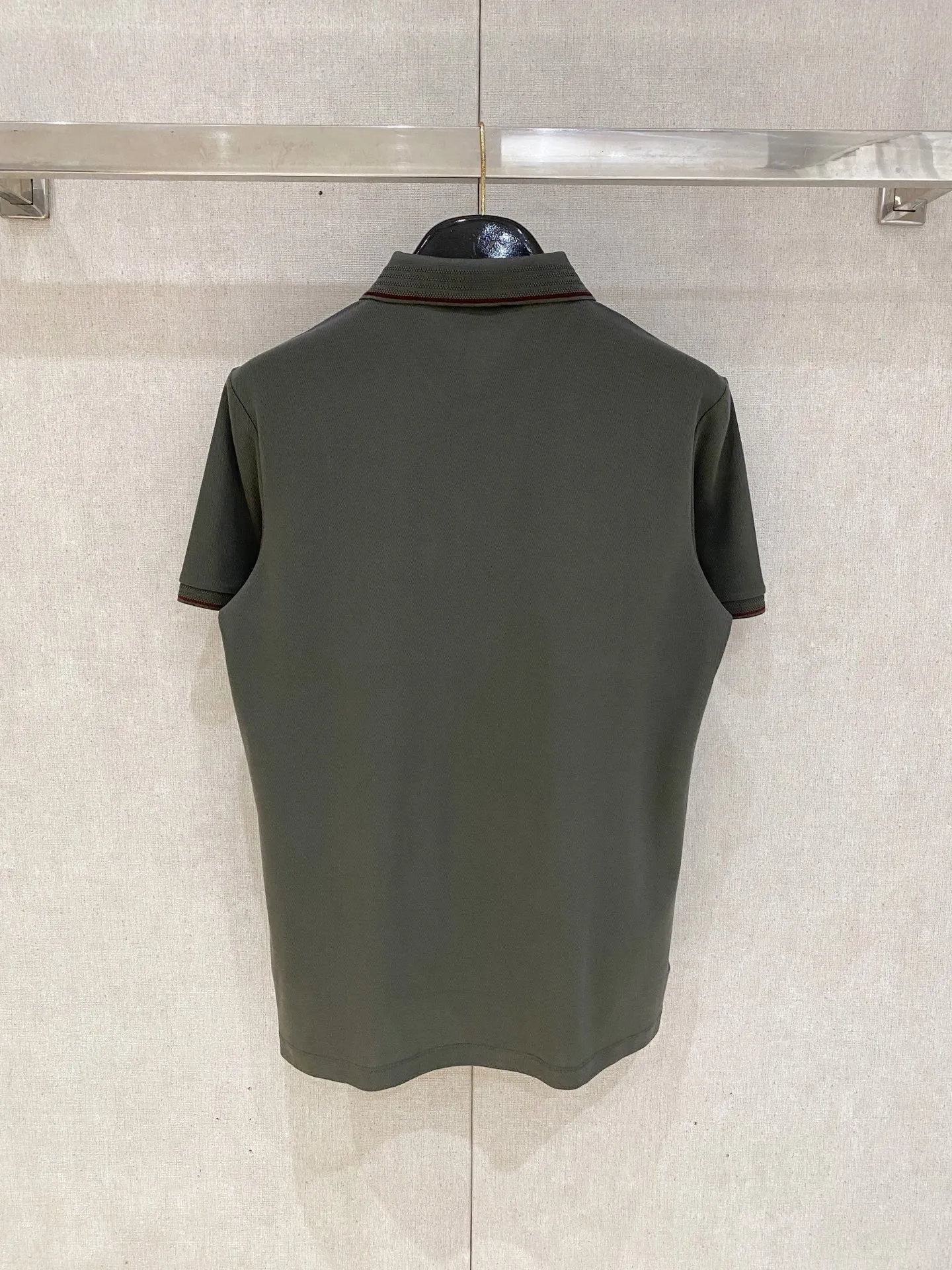 Loro Piana# New Arrival men's POLO shirt is now available! Custom woven jacquard mesh fabric Hot Sale fabric! Five-strand embroidery, soft and comfortable texture, very breathable, long-lasting washability, Versatile style! Color: Dark Blue Green White Purple Size: M-XXXL